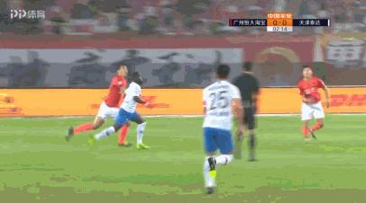 中超-*力暴**鸟爆射被扑后黄油哥再现神作恒大1-0泰达