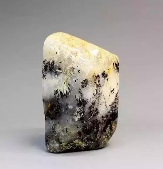 捡到这样的石头千万别扔桌子,遇到这样的石头赶紧捡