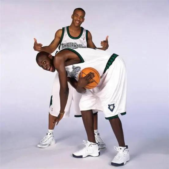 狼王加内特穿过的球鞋,球鞋加内特