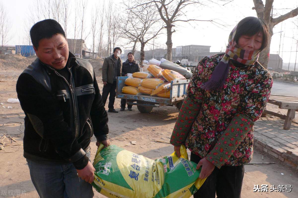 卖肥料怎么样才能赚钱,卖肥料一包能赚多少钱