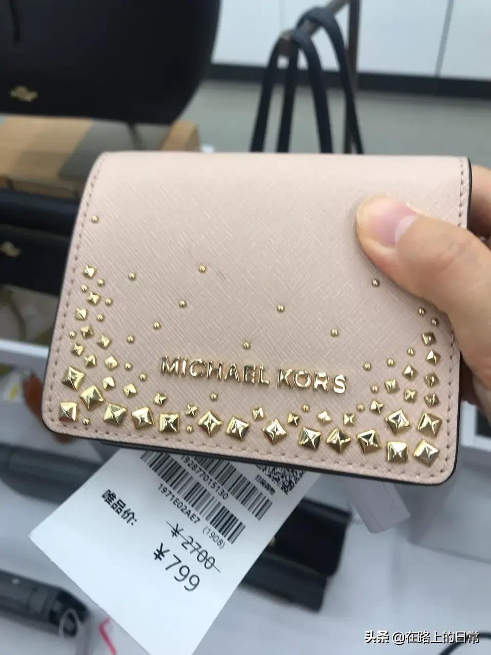 国外买coach比国内便宜多少,买coach正品哪个网站打折多