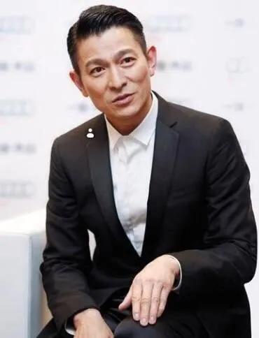 香港十大票房电影周星驰占7部,香港影坛十大巨星