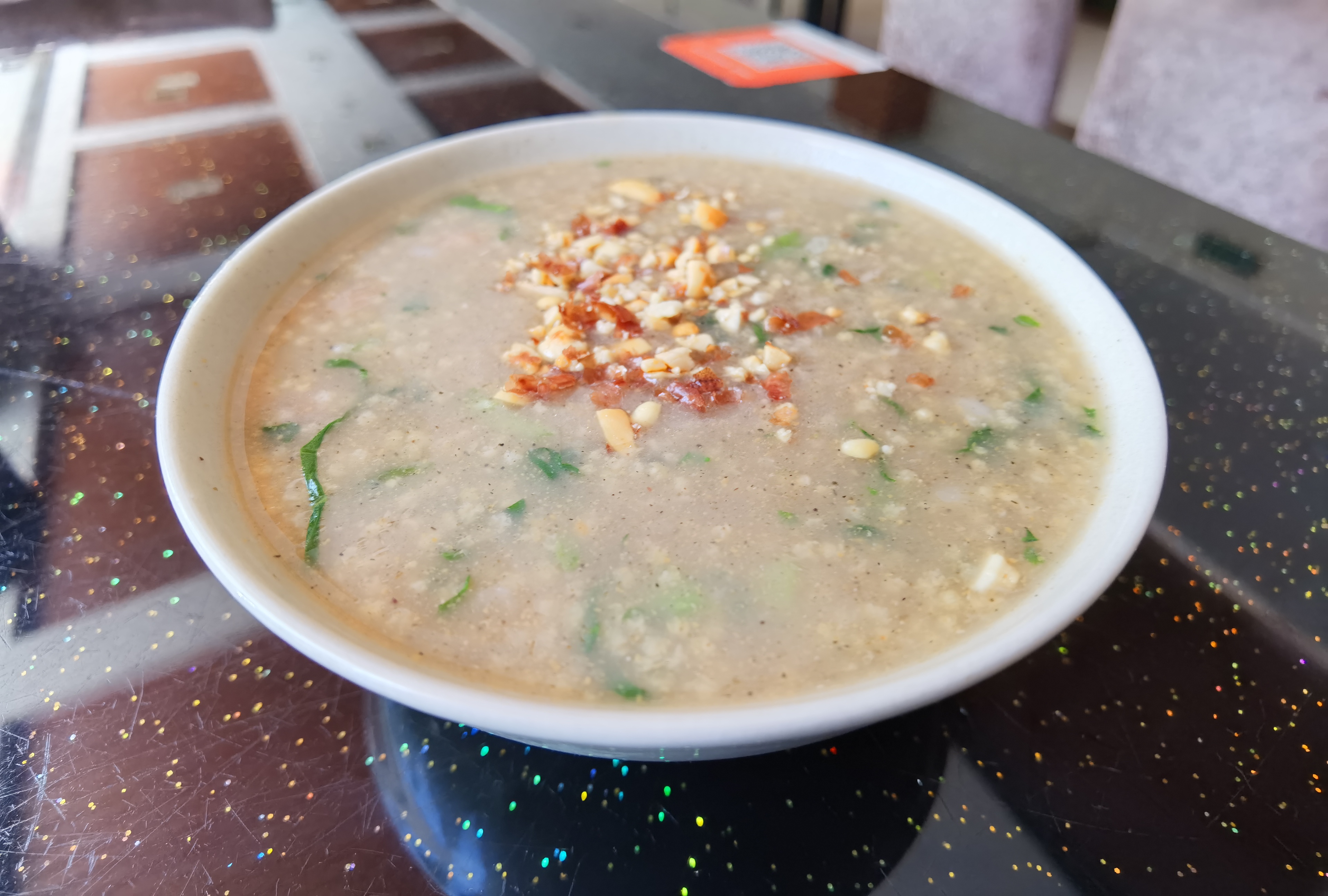 延安这家饭店尽心了，吃着觉得没达到预期值应该是我的错