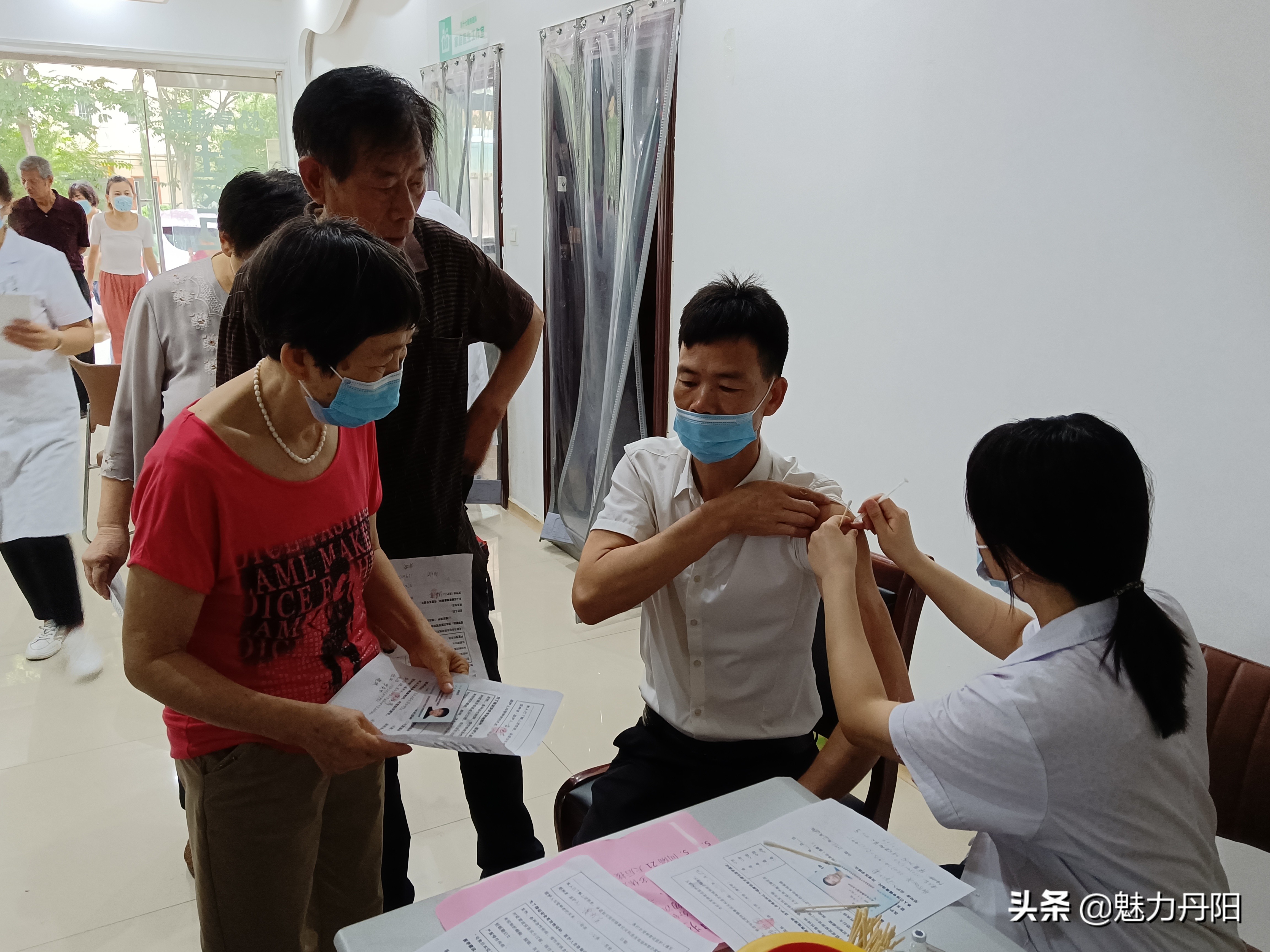 我为群众办实事送温暖进社区活动,我为群众办实事送医下乡