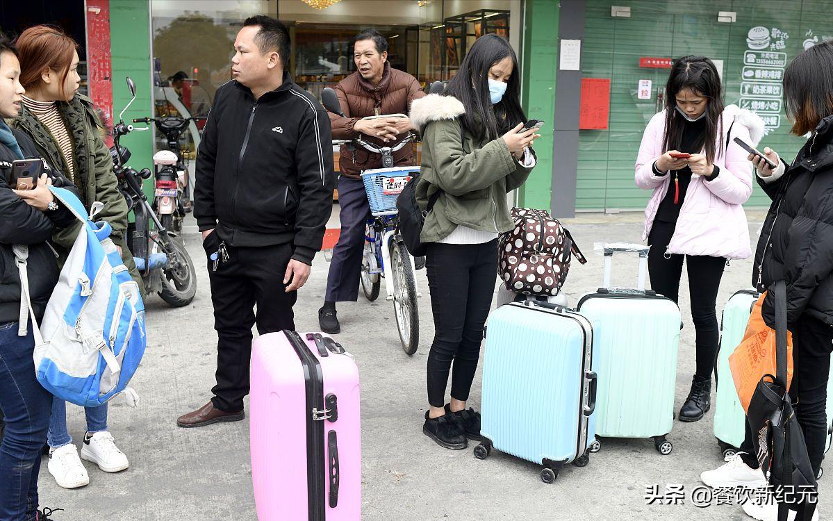 真实工资扎心,打工人年薪400万是真的吗