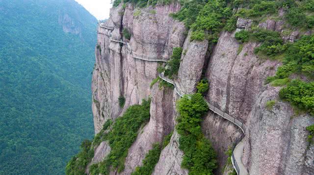 浙江有哪些有瀑布的旅游景点,浙江旅游景点推荐瀑布