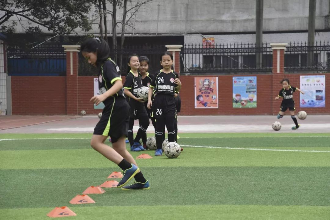 第九届广州市中小学生足球联赛,广州市海珠区聚德西路小学电话
