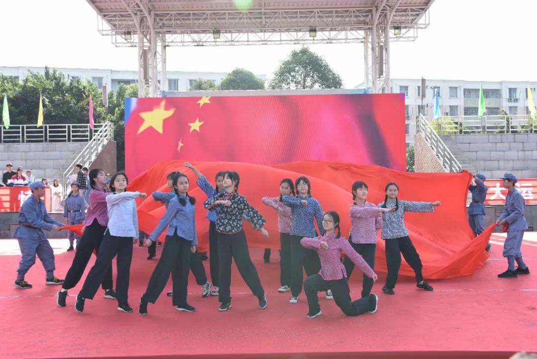 机器人在技能大赛上尬舞,世界机器人舞冠军挑战赛