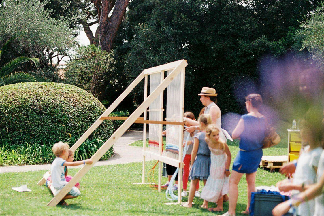 孩子不敢直视人说话怎么办,孩子遇到陌生人就不敢说话怎么办