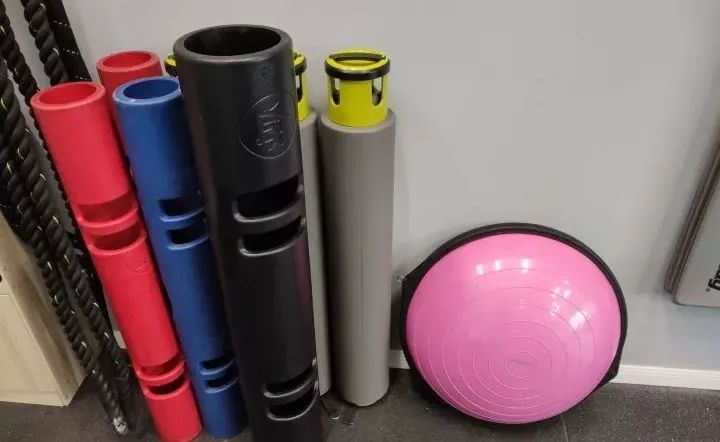 国内健身教练培训机,设备最全健身房