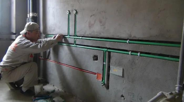 从西安回陕北县城做水电工的表弟，赚到钱了