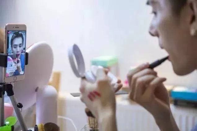 OMG!李佳琦也“翻车”,网红、明星们直播卖货你还敢信吗?