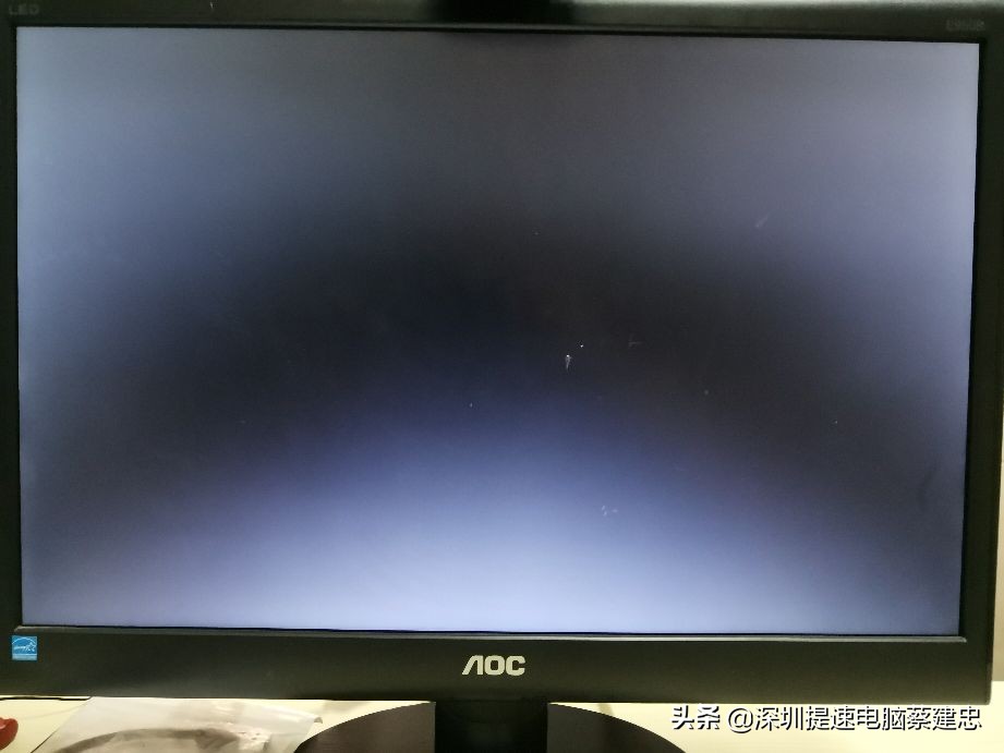 固态硬盘自带win10系统开机教程,win10固态硬盘开机自检