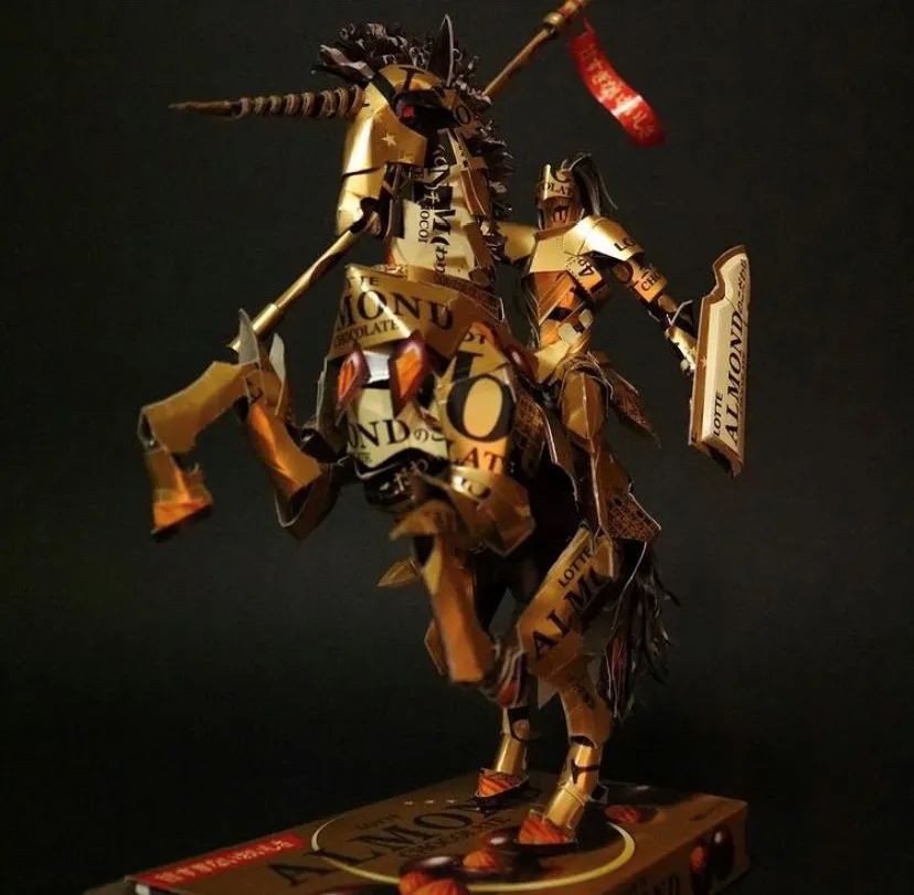 获赞50万！日本宅男将巧克力盒做成大国王，将垃圾变成艺术品