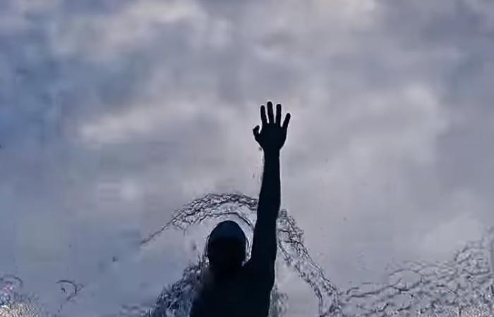 自由泳立腕抱水后如何发力推水,自由泳二次打腿发力技巧