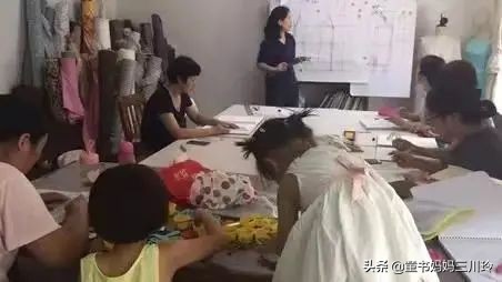 四年级衣服制作,四年级自己给自己做衣服