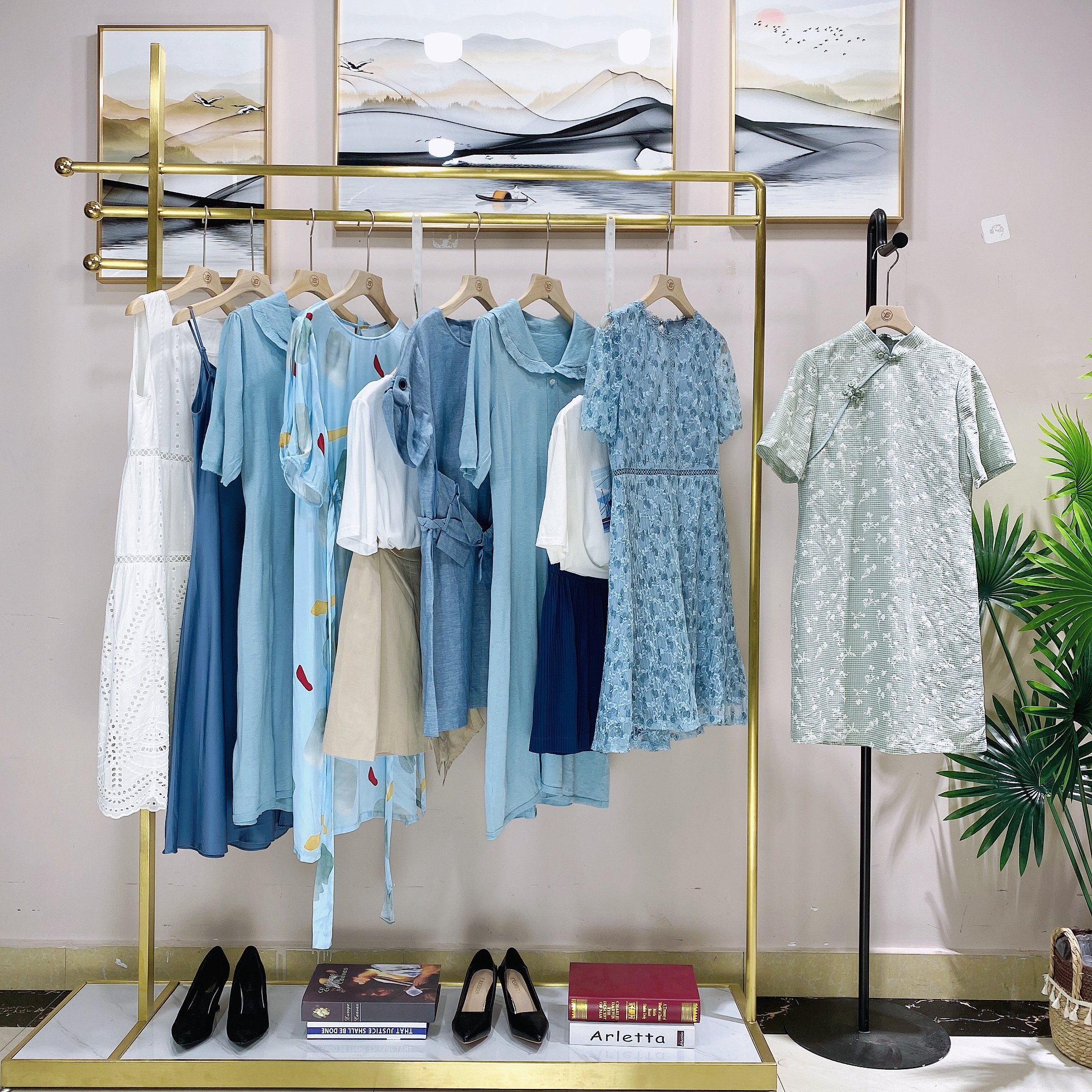 三彩女装最新撤柜尾货批发,三彩品牌折扣店女装清仓冬款