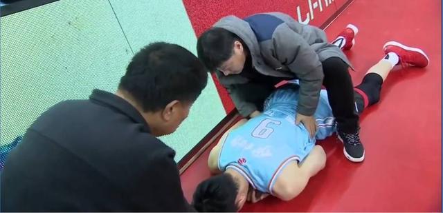 周琦伤情被曝,周琦伤情新消息