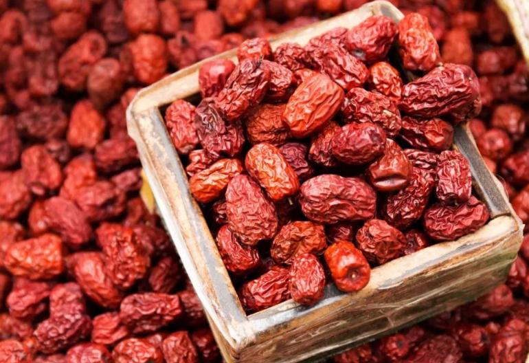 气血亏虚白发多吃什么药好,气血虚引起白发吃什么食物好