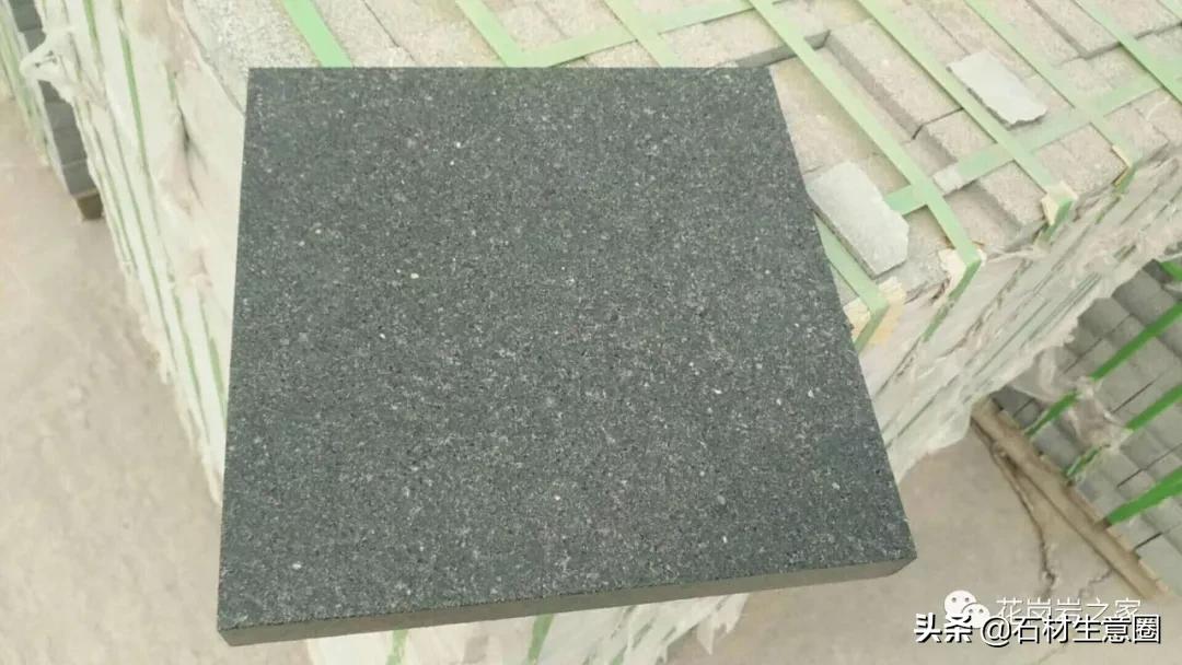 花岗岩黑色的是石英吗,景观石材花岗岩黑色