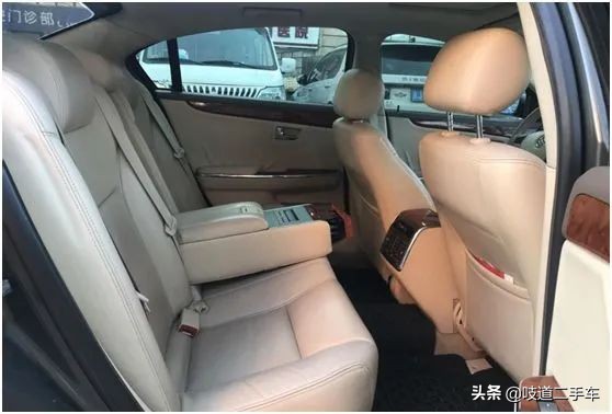 2万开回美式油老虎，后排沙发气场足