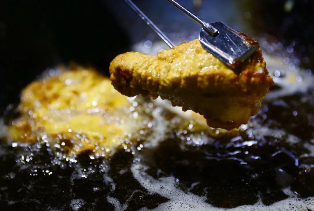 何以解忧唯有零食抱抱桶,何以解忧唯有零食原版