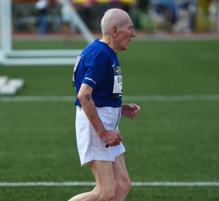 跑狐周记｜北大博士半天走98800步惹争议波马慈善筹款创新高