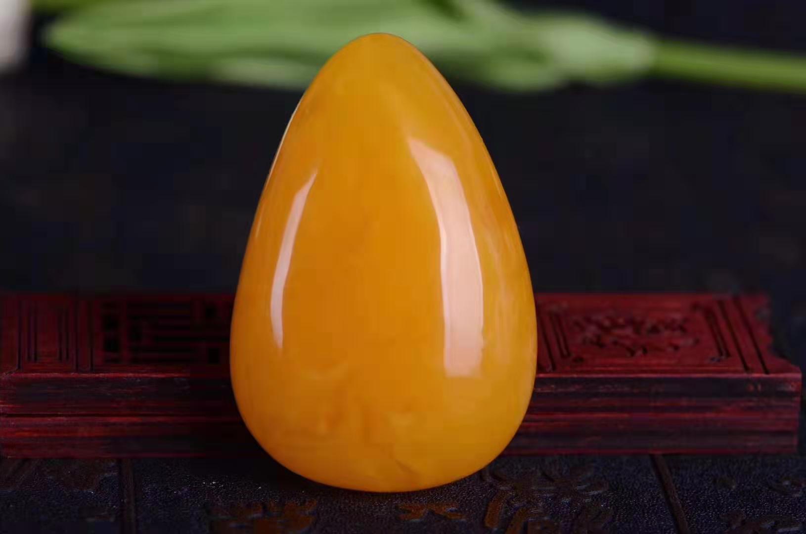 蜜蜡原石边角料怎么辨别真假,蜜蜡打紫光灯一定能鉴别真假吗