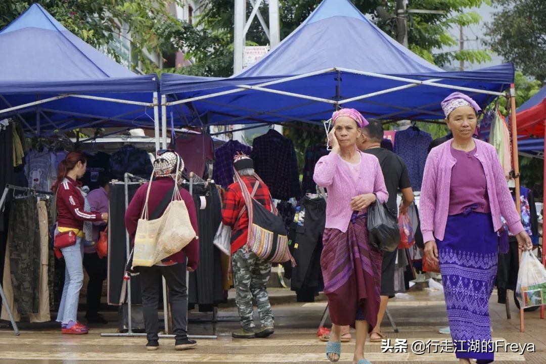 西双版纳傣族村寨赶集,西双版纳星期五赶集