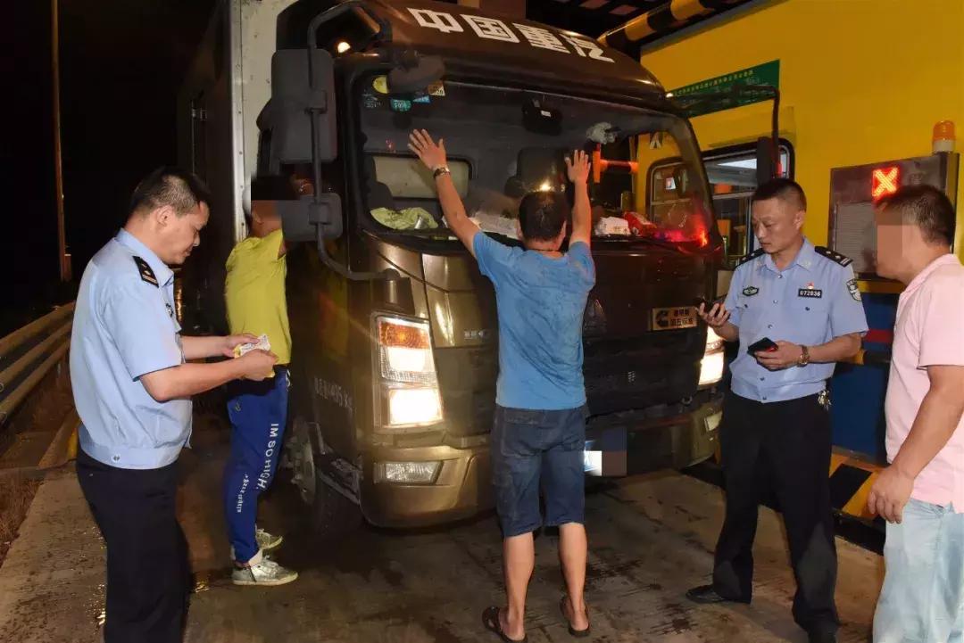 浙江温岭警方破获特大走私案件,涉案金额700万假烟怎么定罪