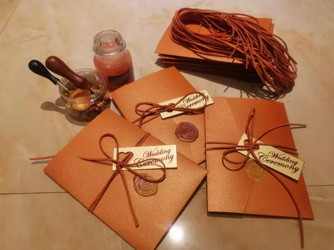 如何做一个有创意的结婚请柬,怎么自己设计婚礼请帖