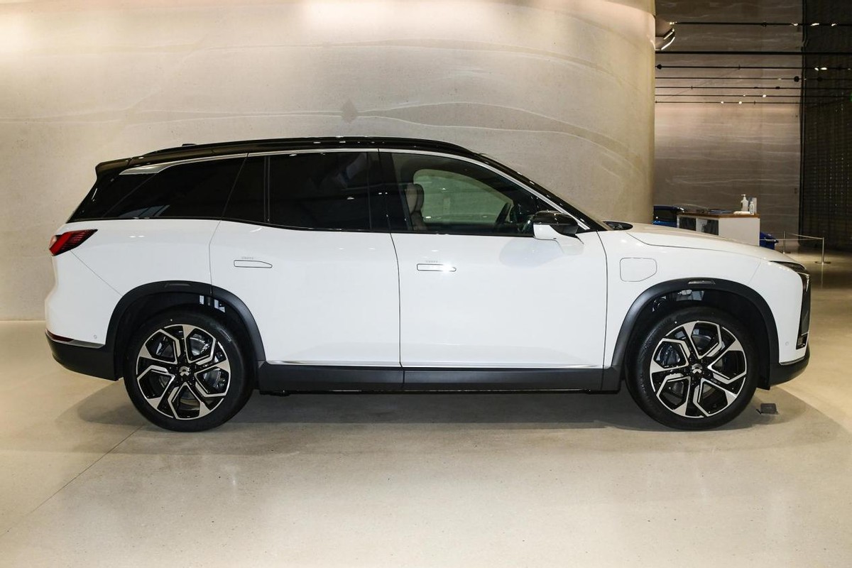 蔚来全新es8上市多少钱,60万买新款蔚来es8值得吗