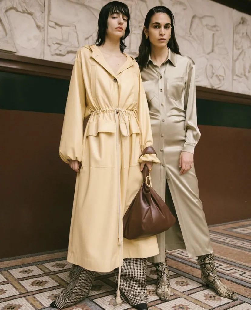 蕾哈娜菠萝纹的服装,蕾哈娜服装品牌