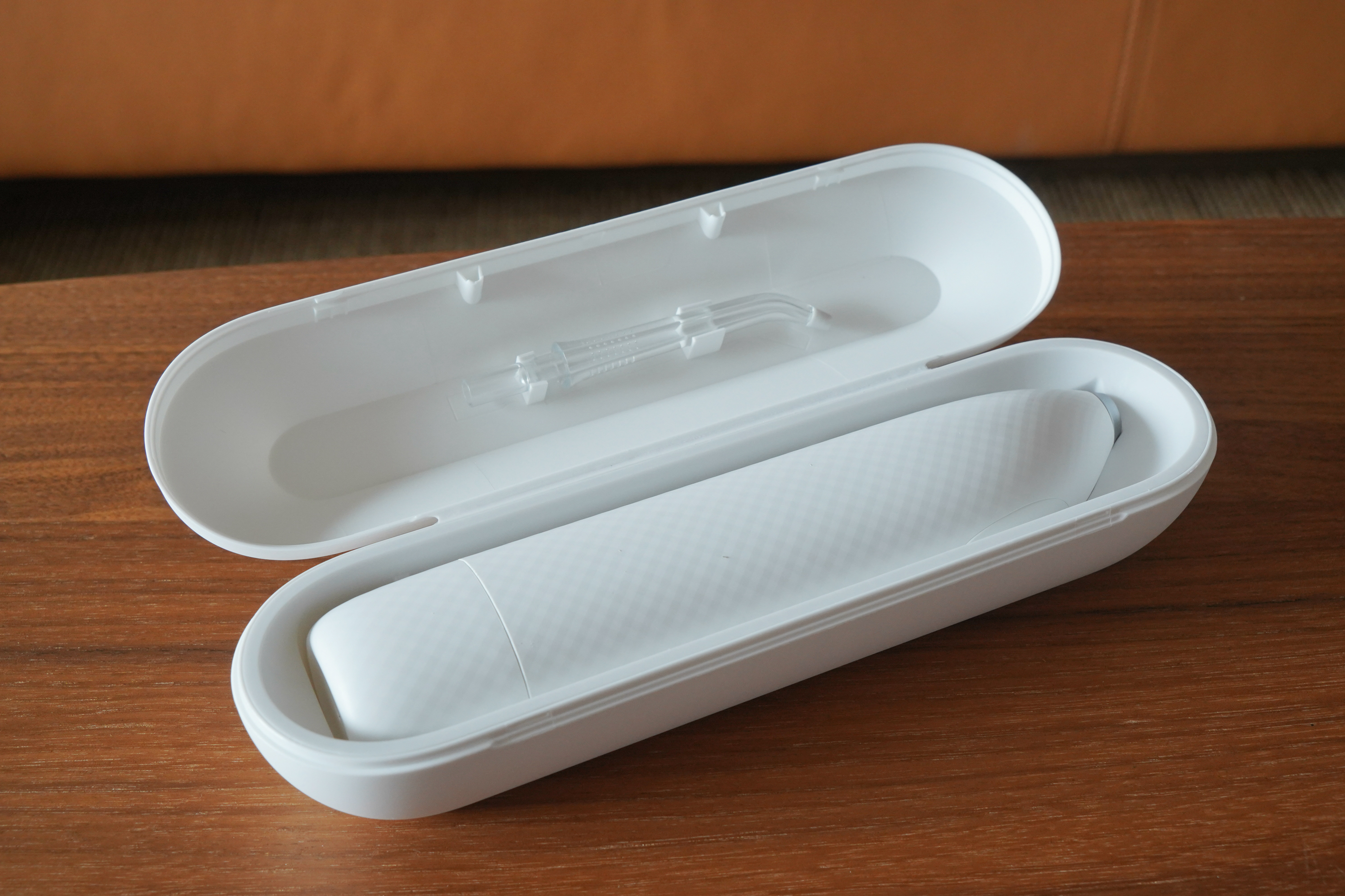 有了电动牙刷还要买便携冲牙器？洁碧、飞利浦，Oclean对比