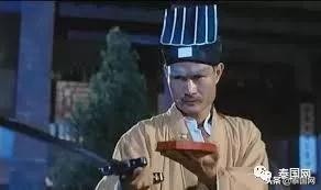 泰国酒吧有什么猫腻,拒绝陪酒而被客人打