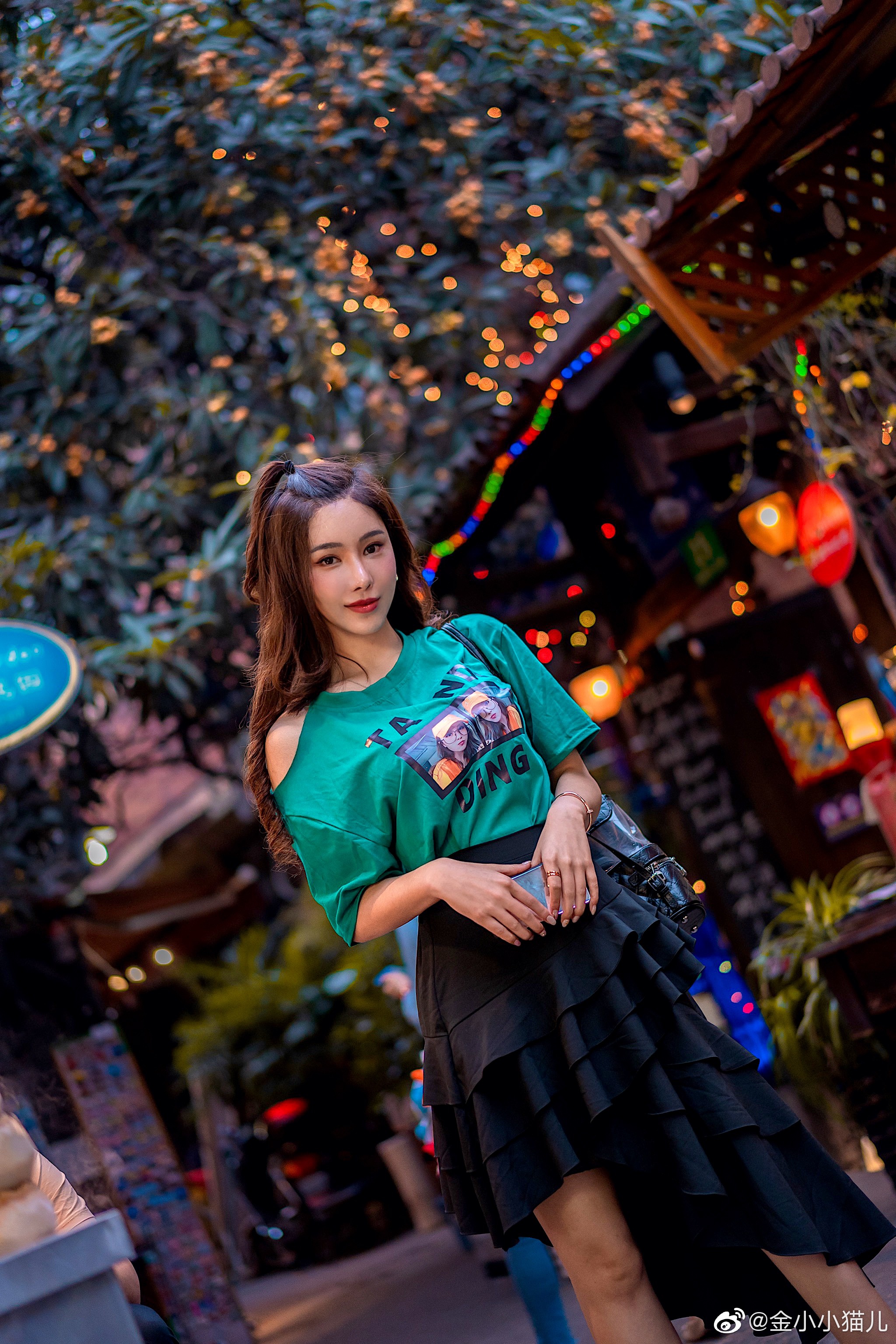 那些靠足球走红的球迷去哪了?有的拍电影有的开公司当老板