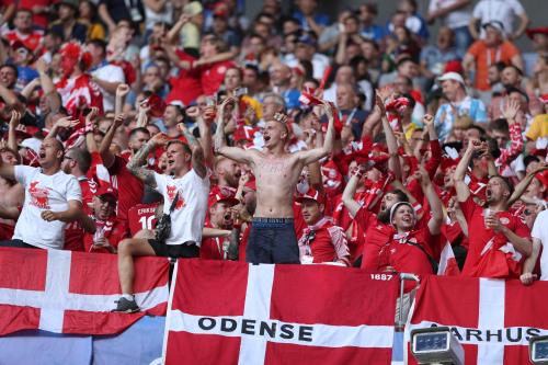 我们为什么喜欢足球这项运动,我们为什么喜欢运动