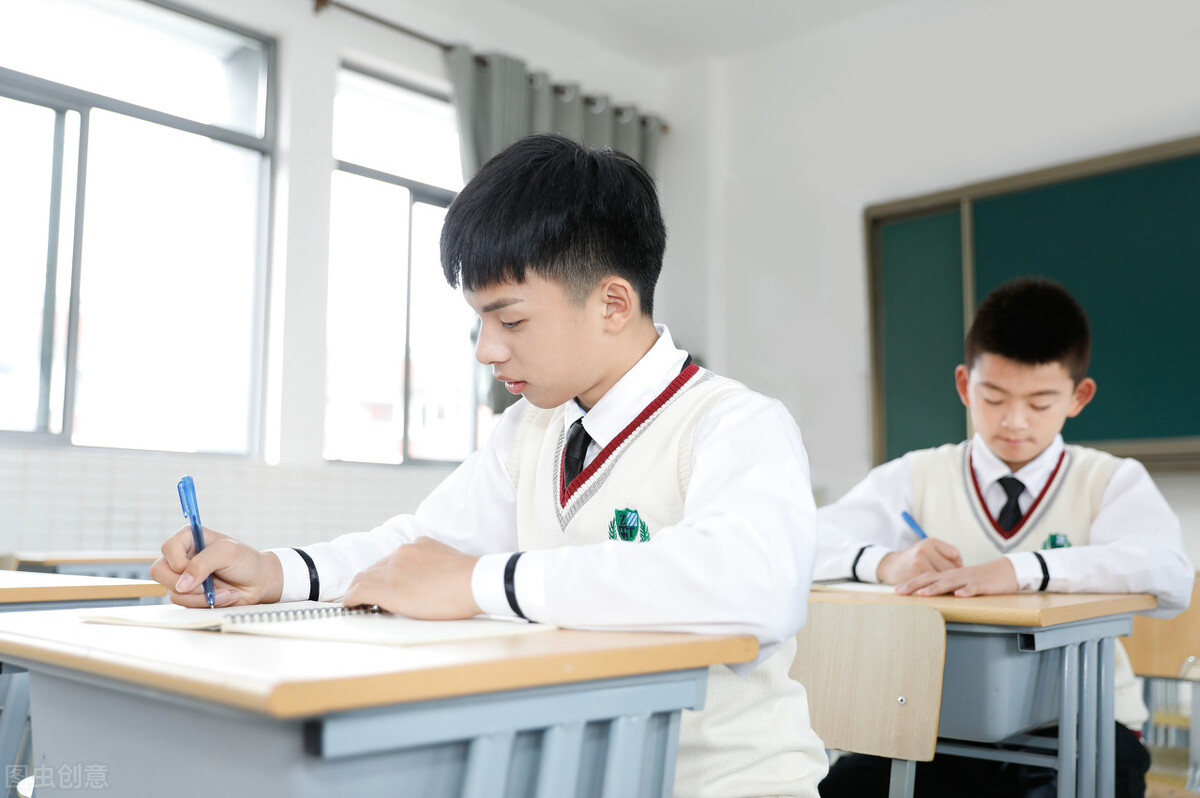 初中生性格懦弱正常吗,解决孩子性格软弱的方法有哪些