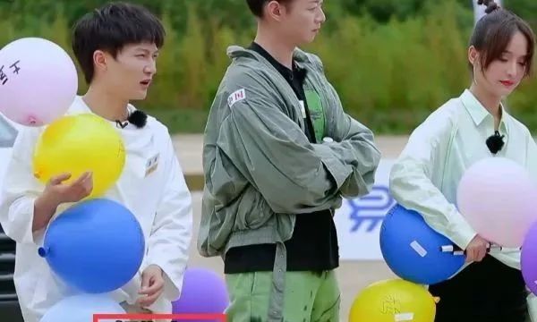 周深周杰伦烟花易冷完整版,周深人缘多好视频