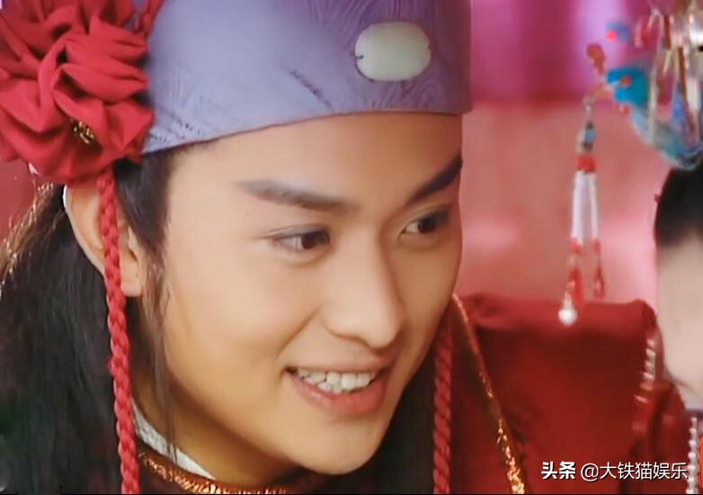 8位桃花眼男明星,最迷人的六位帅哥