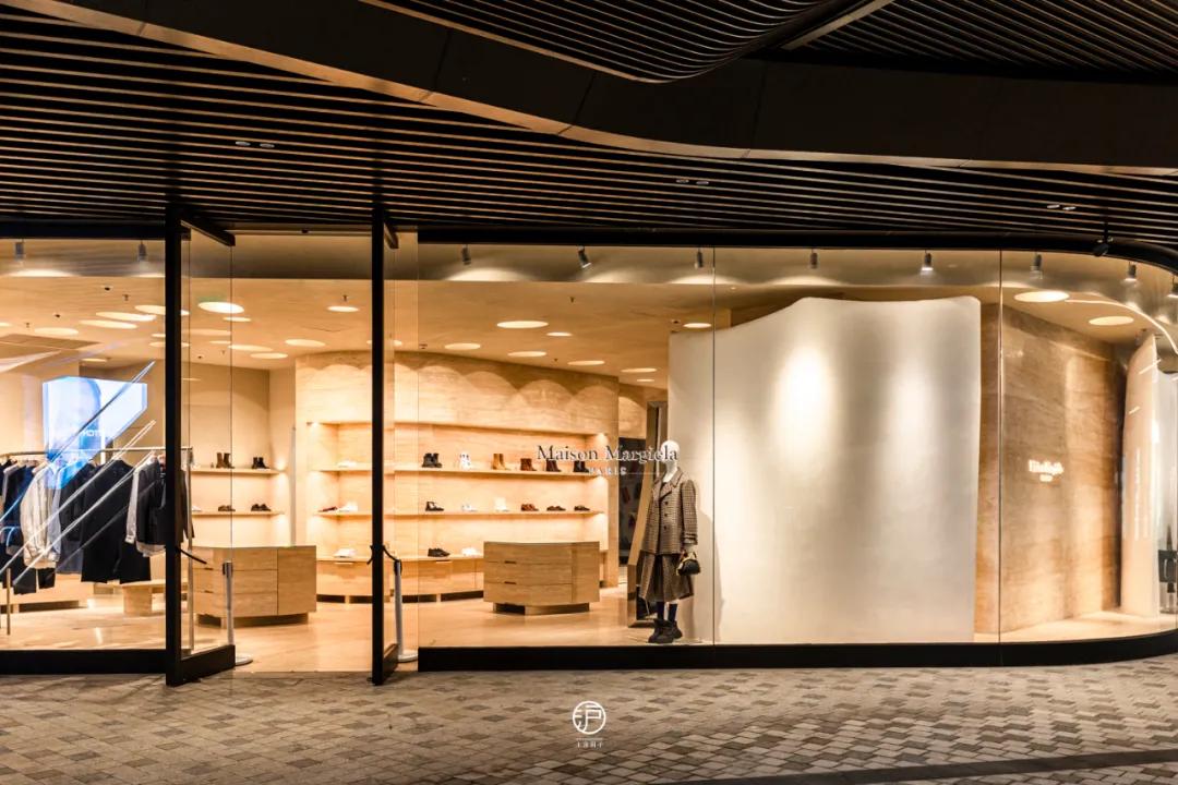 christiandiorcouture前滩太古里店,dior圣诞树前滩太古里