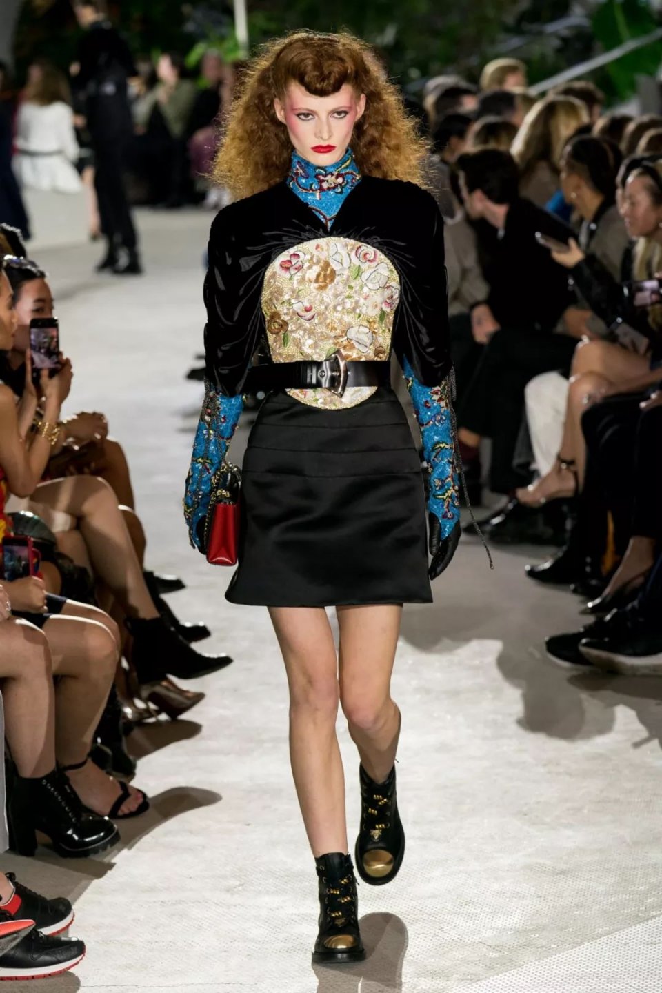 lv奢侈品值得入手吗 (lv的奢侈品值得买吗)