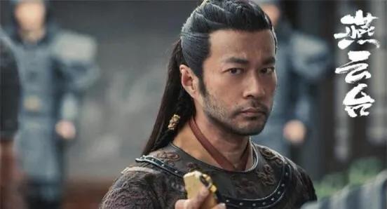 行走的荷尔蒙，这6位越老越有味，大胡茬克制又霸道，气质太绝了