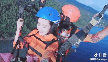 美娜多第一次玩滑翔伞,美娜多滑翔伞在哪里