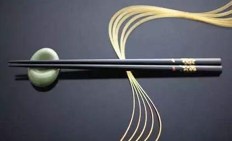 顶风作案！莫文蔚公然代言辱华品牌，为捞金毫无下限？