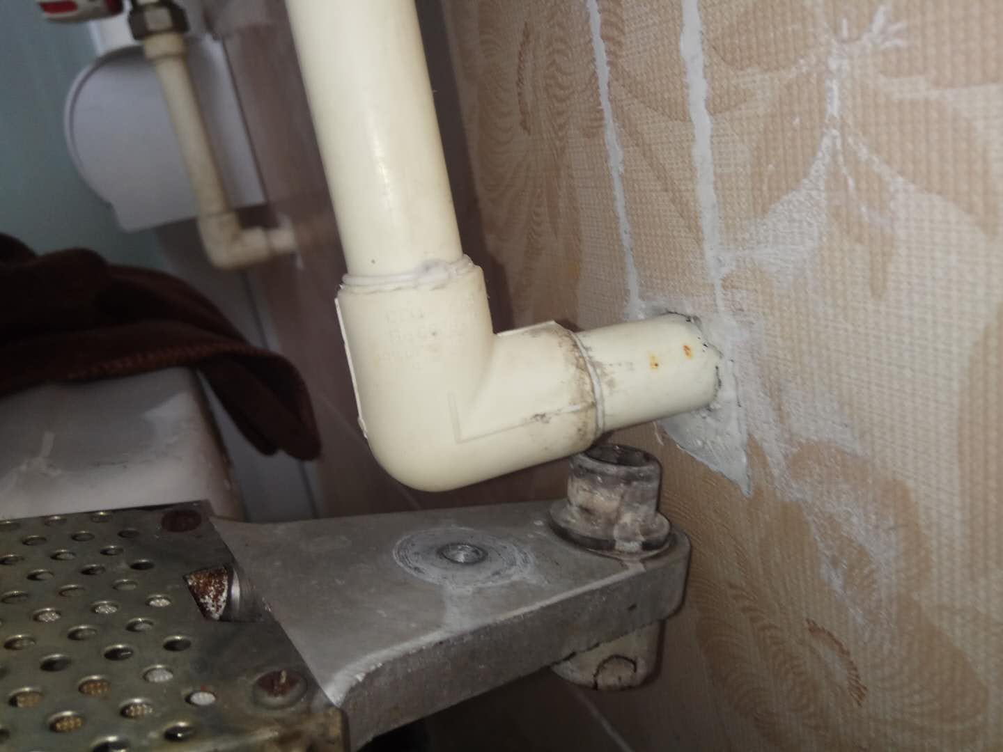 ppr水管接头漏水修复,ppr暖气管件漏水各种修补方法