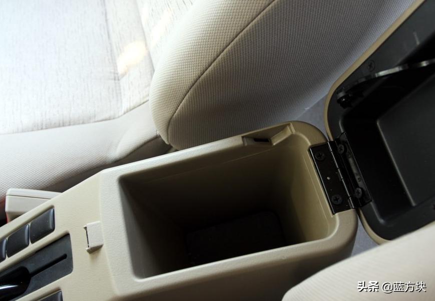 郑州日产nissannv200,nissan日产2.0