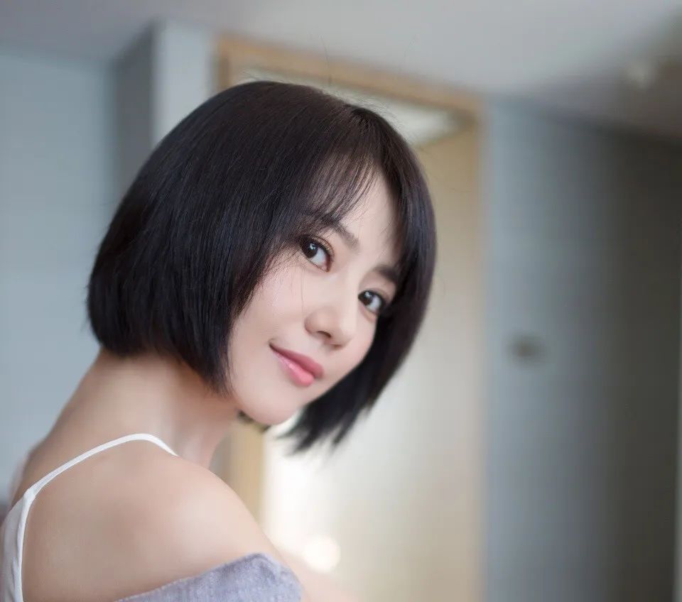 嘴凸的女生其实也很好看,凸嘴女生怎么微笑好看