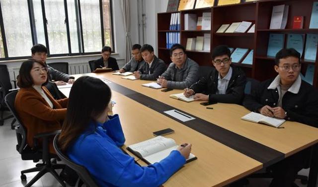 大学辅导员的年薪有多少,大学的辅导员年薪多少