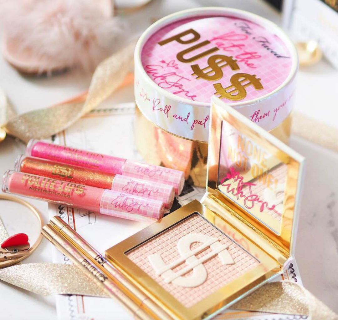 全是心动的感觉!奇巧的眼影奥利奥的唇膏还有超美的SUQQU粉